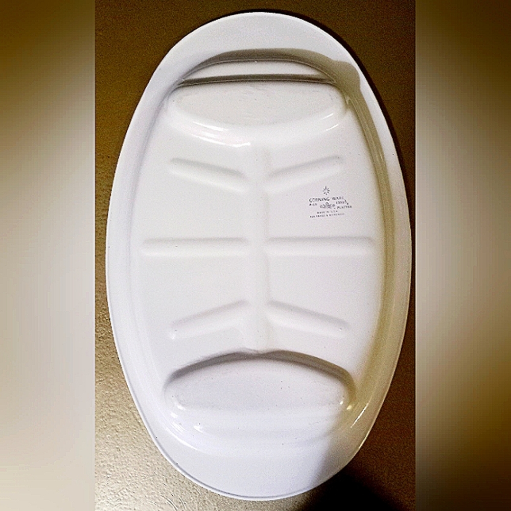 Vintage Corning Ware roasting platter.
